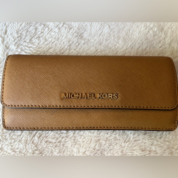 Authentic Michael Kors wallet - Picture 2 of 5